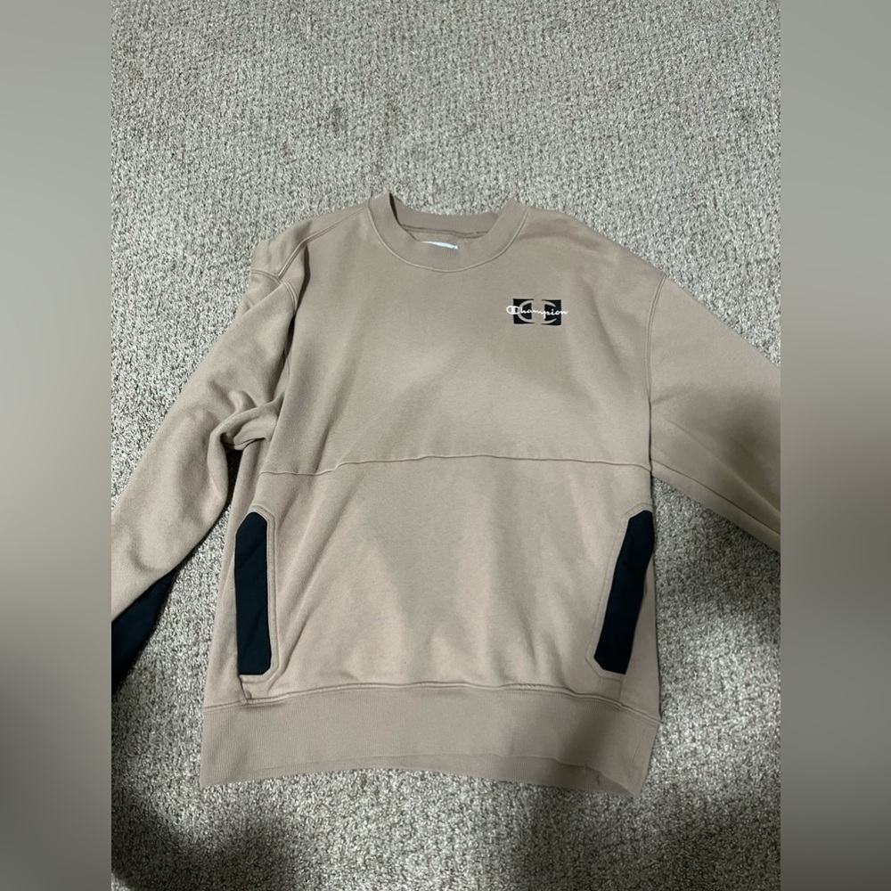 Woman’s champion sweatshirt